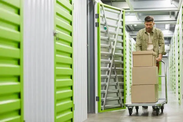 box de stockage avant expatriation garde-meuble rangement