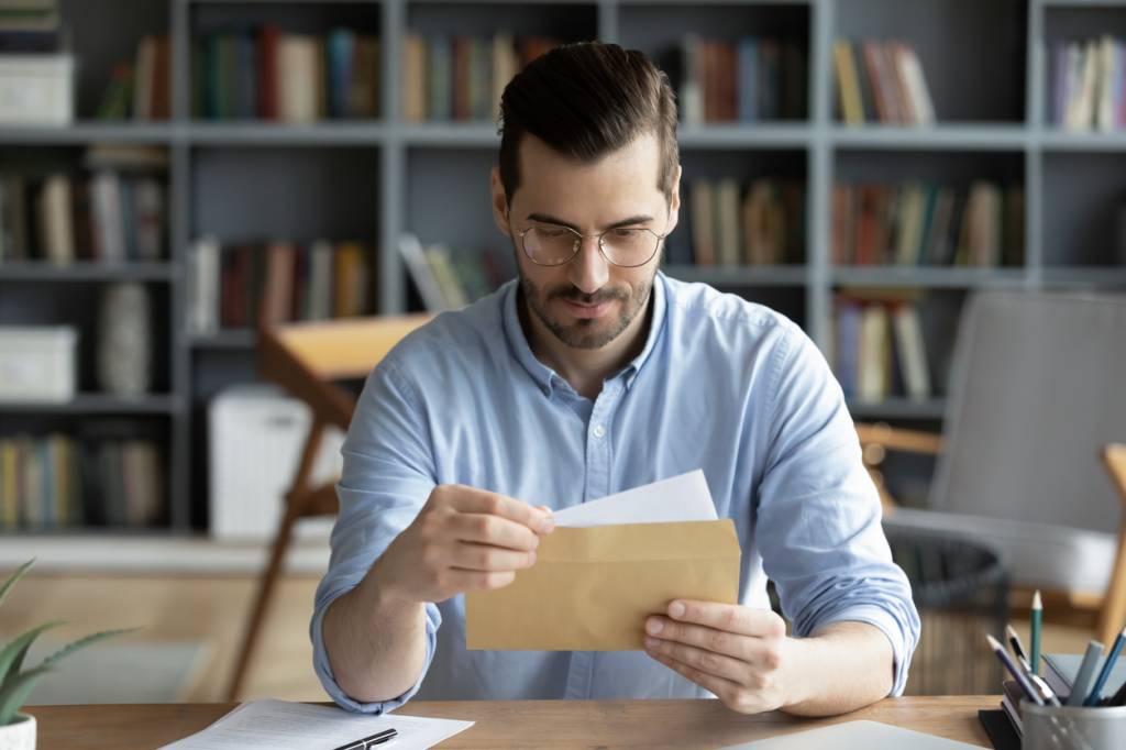 courrier recommandé lettre La Poste bureau annuaire document important