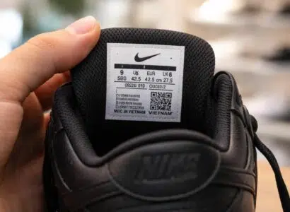 découvrez comment lire et comprendre l'étiquette de vos chaussures nike pour vérifier facilement leur taille et choisir le bon ajustement.