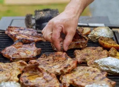 barbecue réussi avec des viandes marinées
