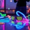 Top 7 des accessoires fluo pour soirée pour être le roi de la nuit