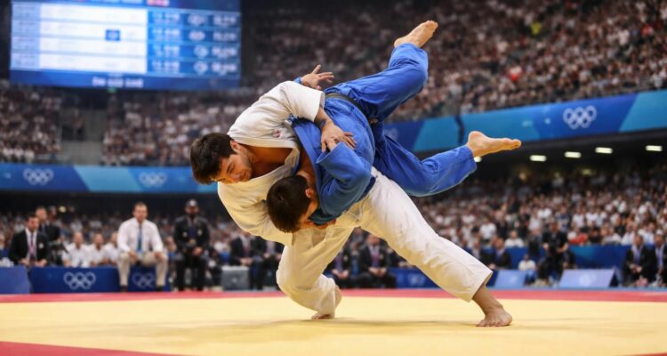 découvrez le calendrier complet et les résultats du judo aux jeux olympiques, avec un focus sur les enjeux majeurs et les attentes des compétitions.