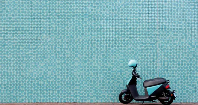 assurance scooter