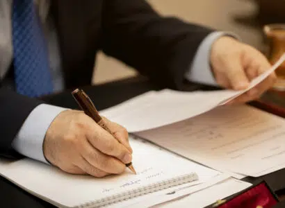 Avocat en droit des étrangers dans le Val-d'Oise : guide des démarches essentielles