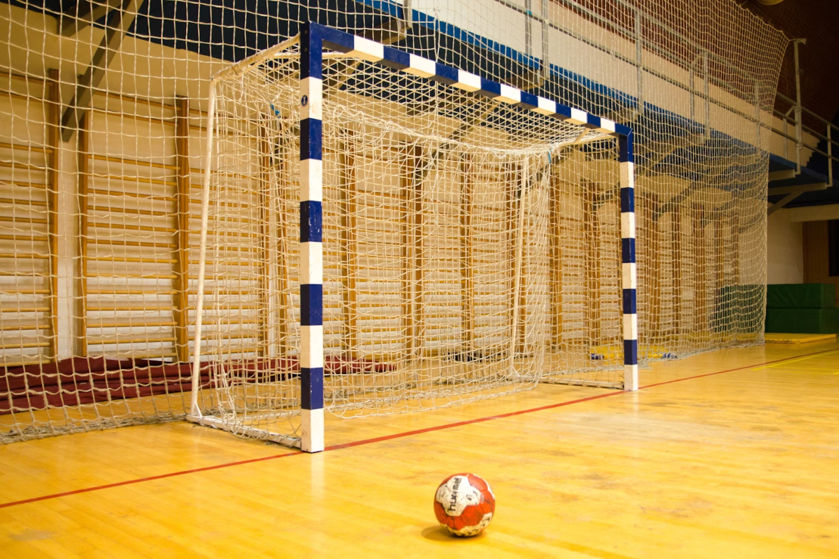 cage handball