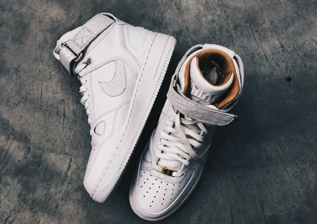 chaussure Nike blanche