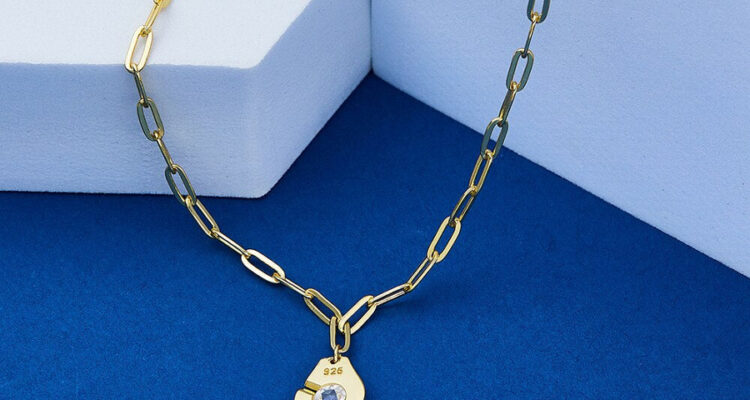 collier menotte