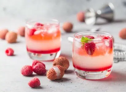 cocktail au litchi et à la rose