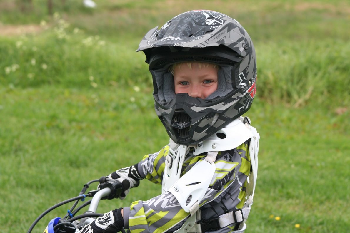 Enfant sur moto