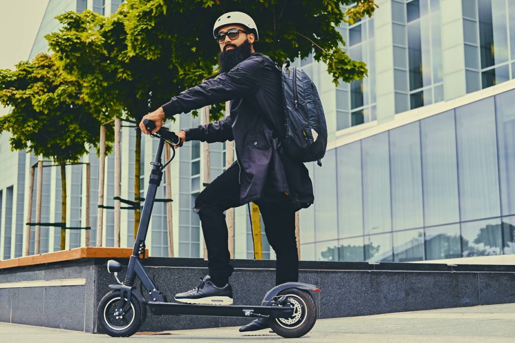 Trottinette électrique, casque, accessoires