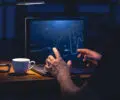 Quand la culture tech inspire aussi vos investissements : investir malin à l’ère numérique