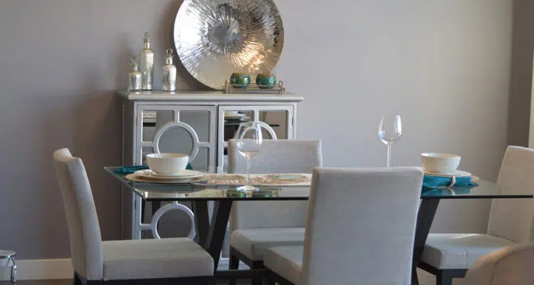 pieds table