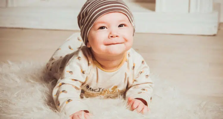 Que doit contenir un faire-part de naissance ?