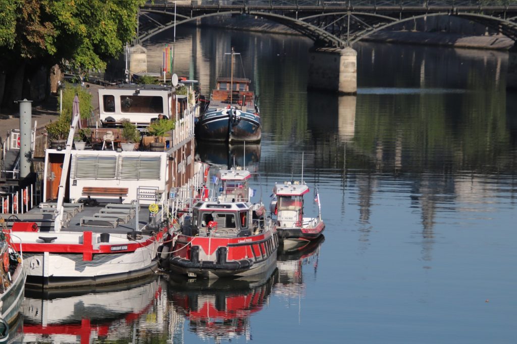 un anniversaire sur une péniche