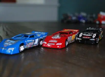 Voiture jouet de course